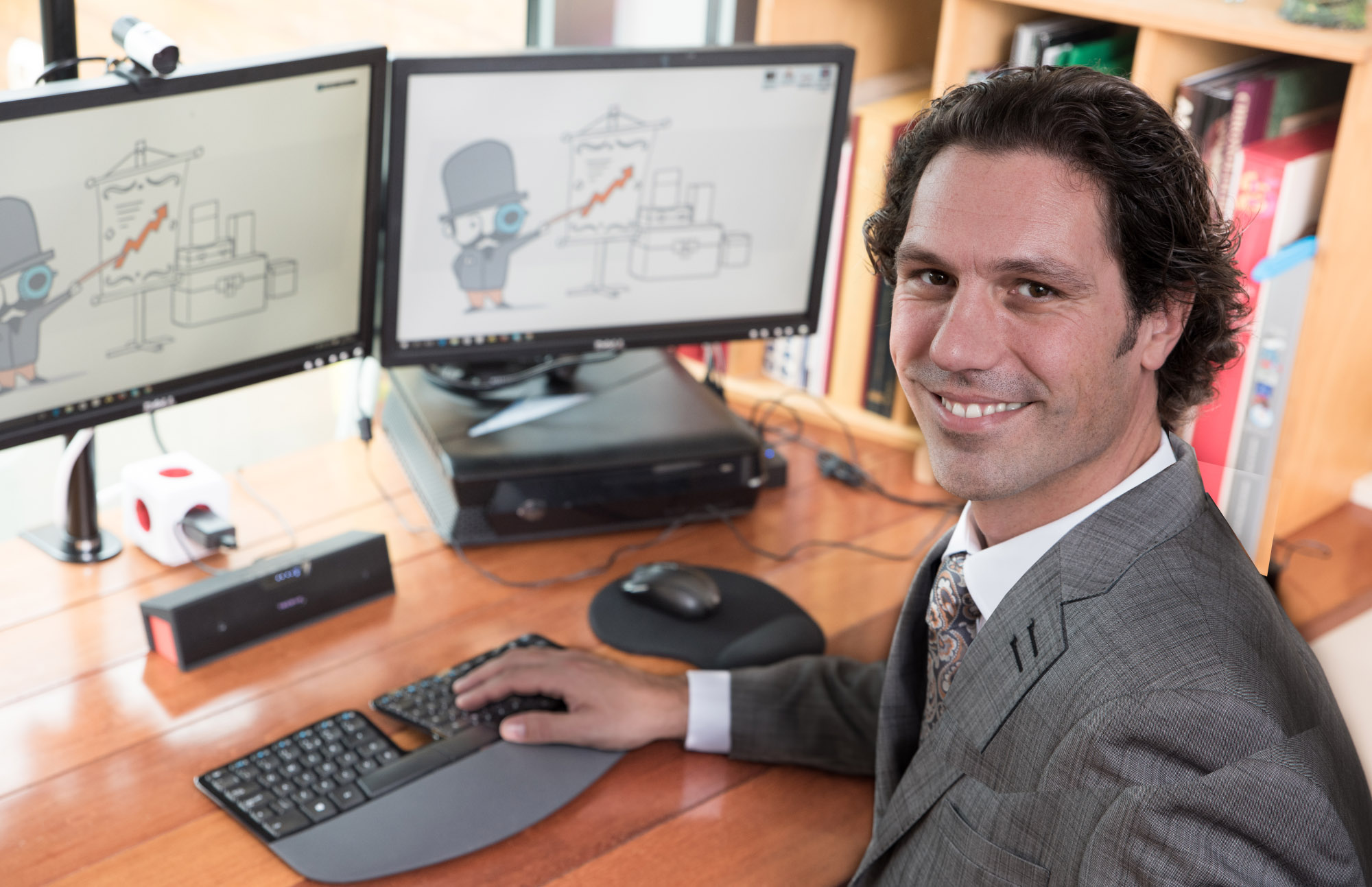 Vincent Weberink, Innovation, UI, UX, XD Designer and Head of Digitial Products at work creating a Growth Strategy